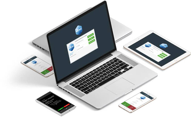 Laptops und Geräte zeigen Duo Push und Authentifizierungs-Bildschirm